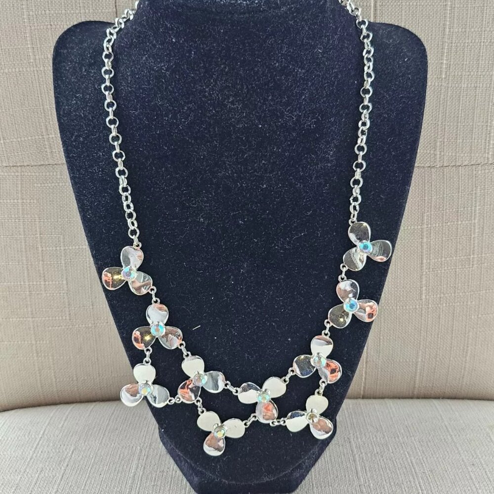 Liz Claiborne Women Necklace Silver Tone Statment Necklace